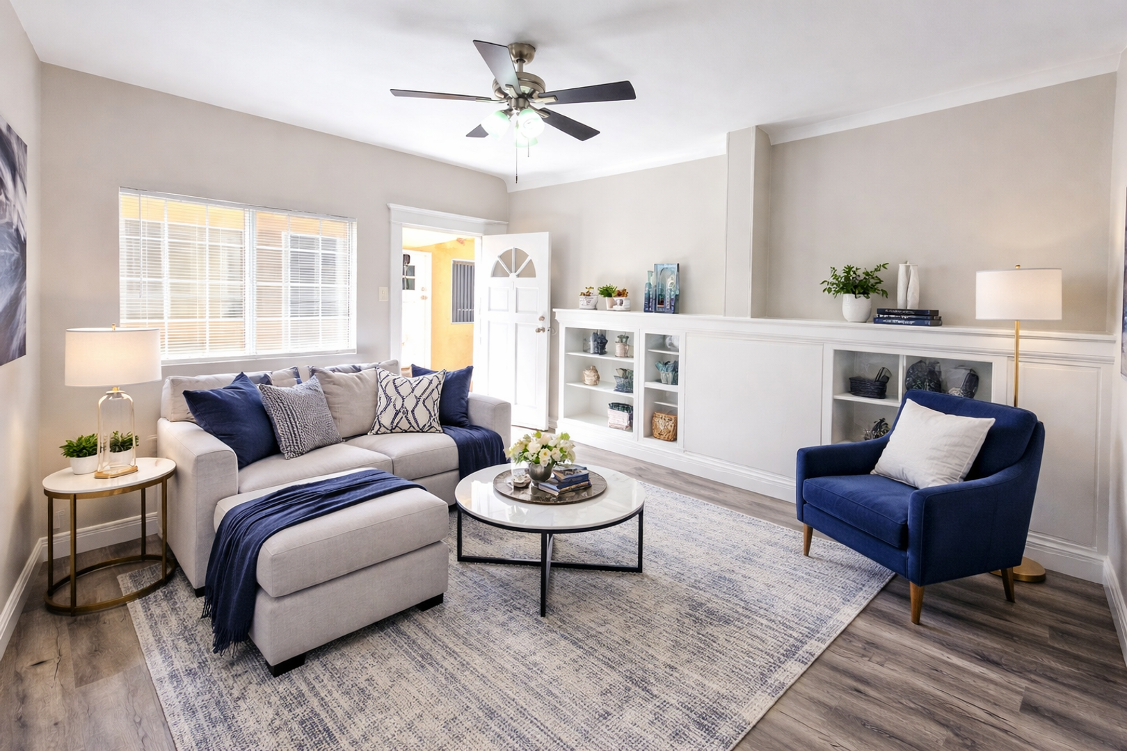 Long Beach Apartment: 1495 Cedar Ave