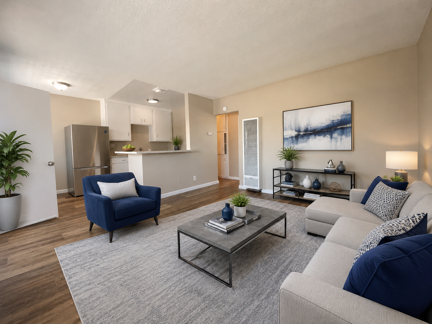 Long Beach Apartment: 1133 Cherry Ave.