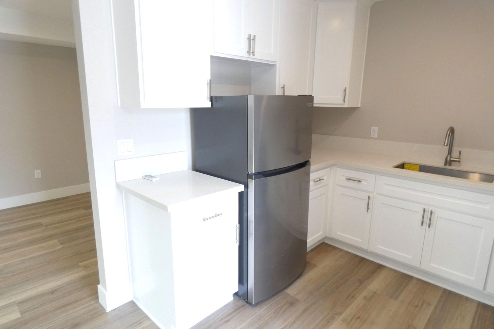 Long Beach Apartment: 768 Cerritos Ave.