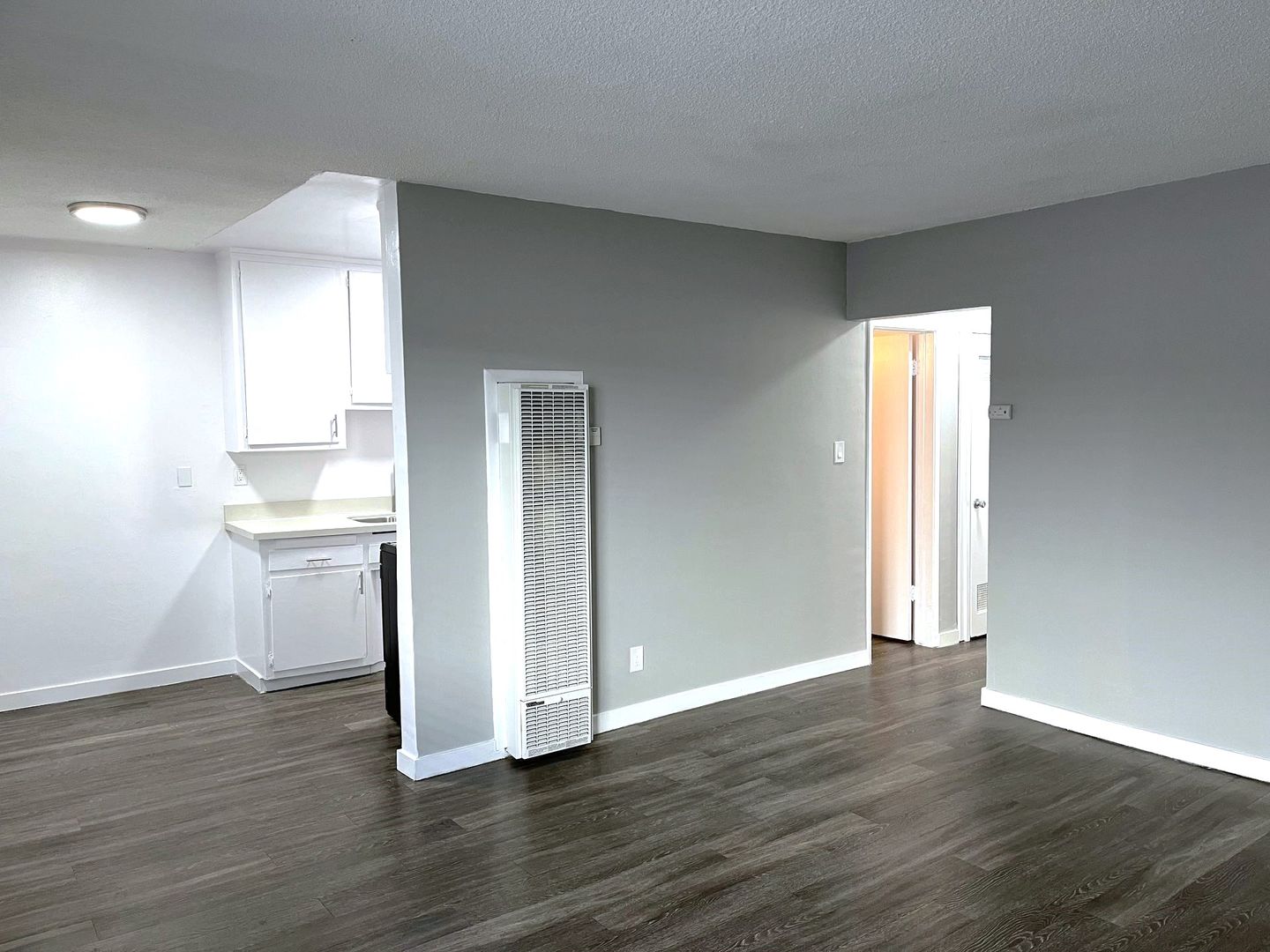 Long Beach Apartment: 6107 Linden Ave