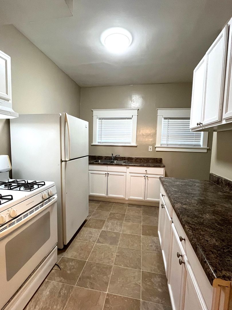 Long Beach Apartment: 1471-1477 Chestnut Ave