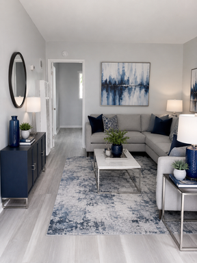 CHARMING DOWNSTAIRS 1 BEDROOM |1 BATHROOM APARTMENT WITH POOL, ONSITE MANAGER AND ONSITE LAUNDRY!!!