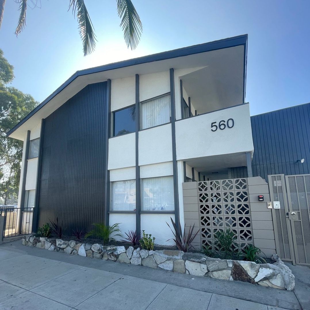 Long Beach Apartment: 560-570 E. 64th St.