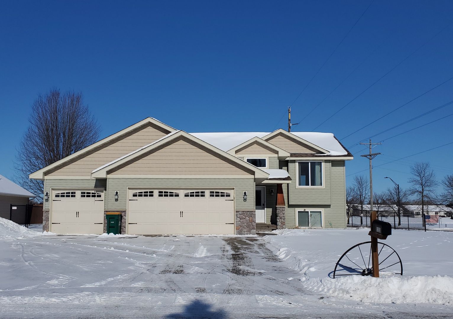 New Richmond House: 1283 Blue Jay Pl