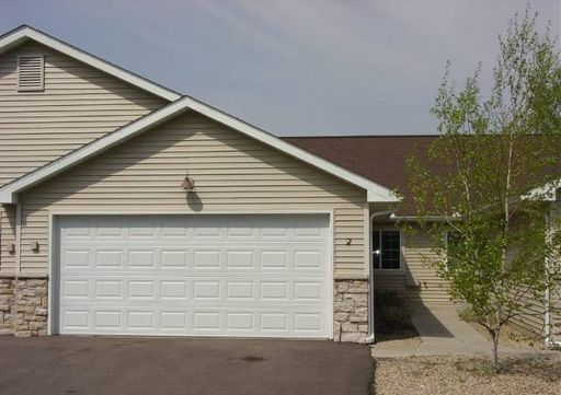 Single-Level Living 2BD/1BA with Attached 2-Car Garage in Hammond, WI