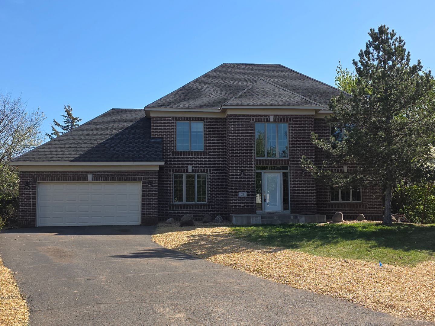 Hudson House: 22 Springbrook Bay