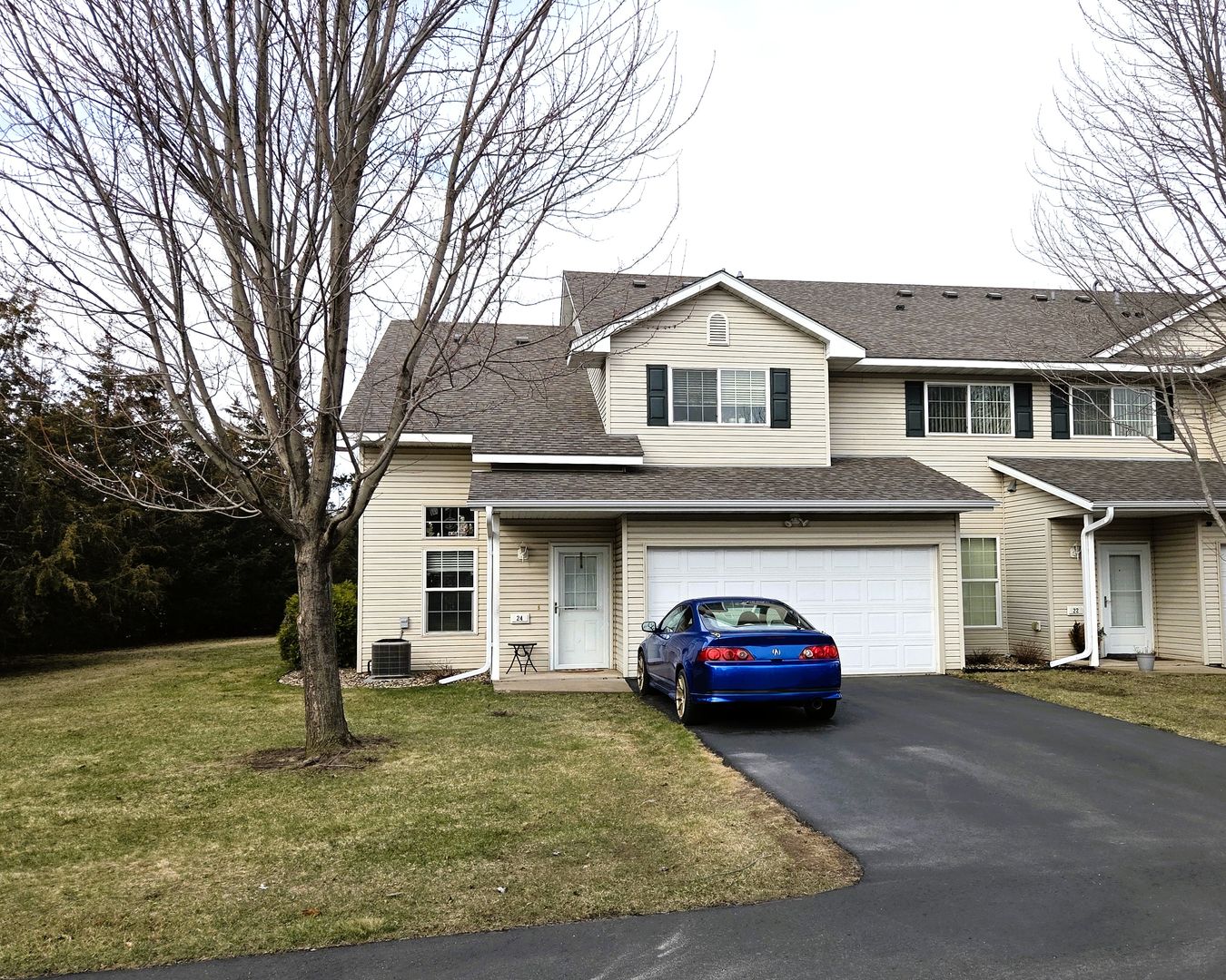 Hudson House: 24 Bridgewater Trail