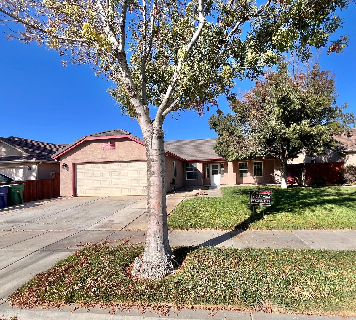 Los Banos House: 1498 Quail St
