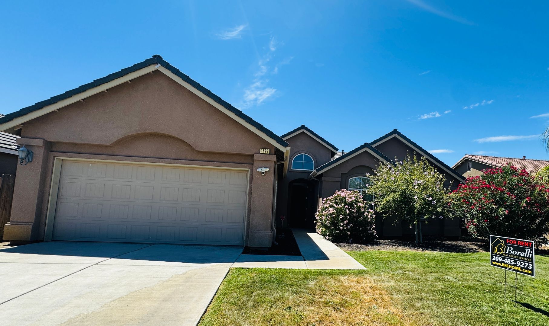Los Banos House: 1525 Greenwich Dr