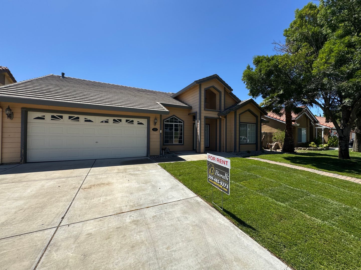 Los Banos House: 1915 Place Rd