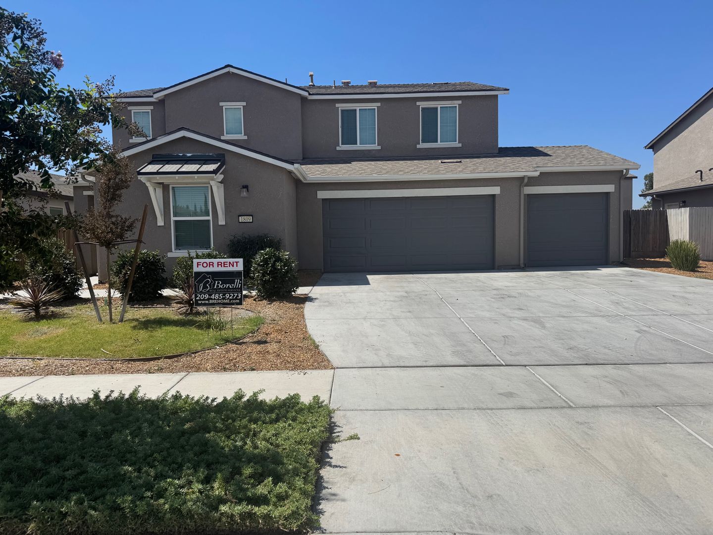 Los Banos House: 1809 Columbia Dr