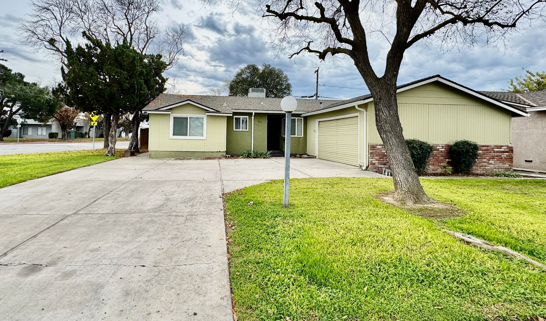 Los Banos House: 991 Granada Cir