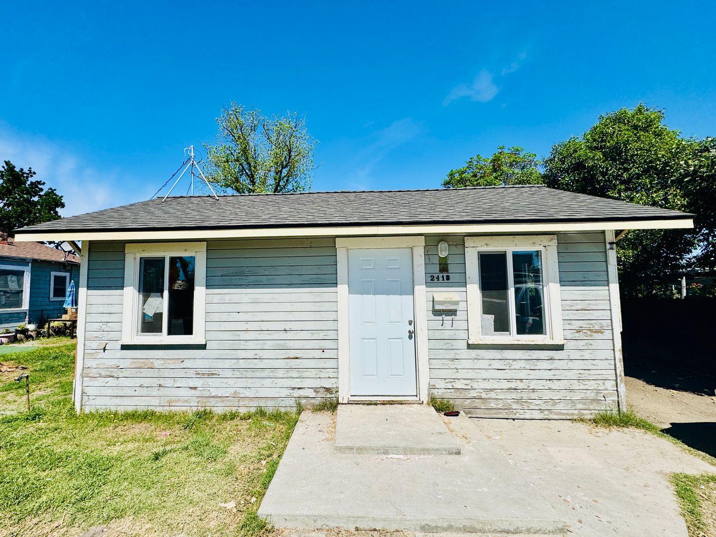 Dos Palos House: 2418 Blossom Street