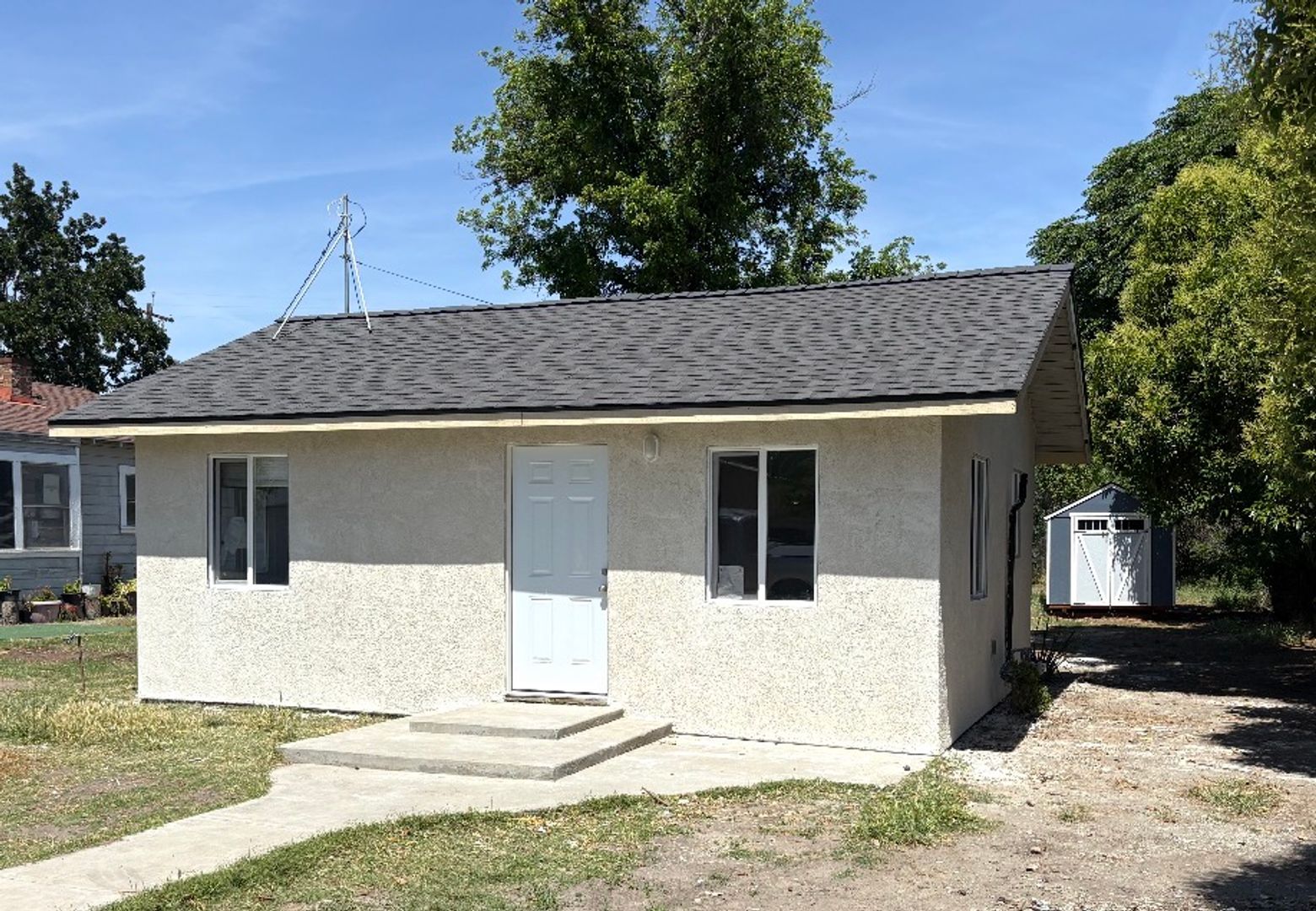 Dos Palos House: 2418 Blossom Street