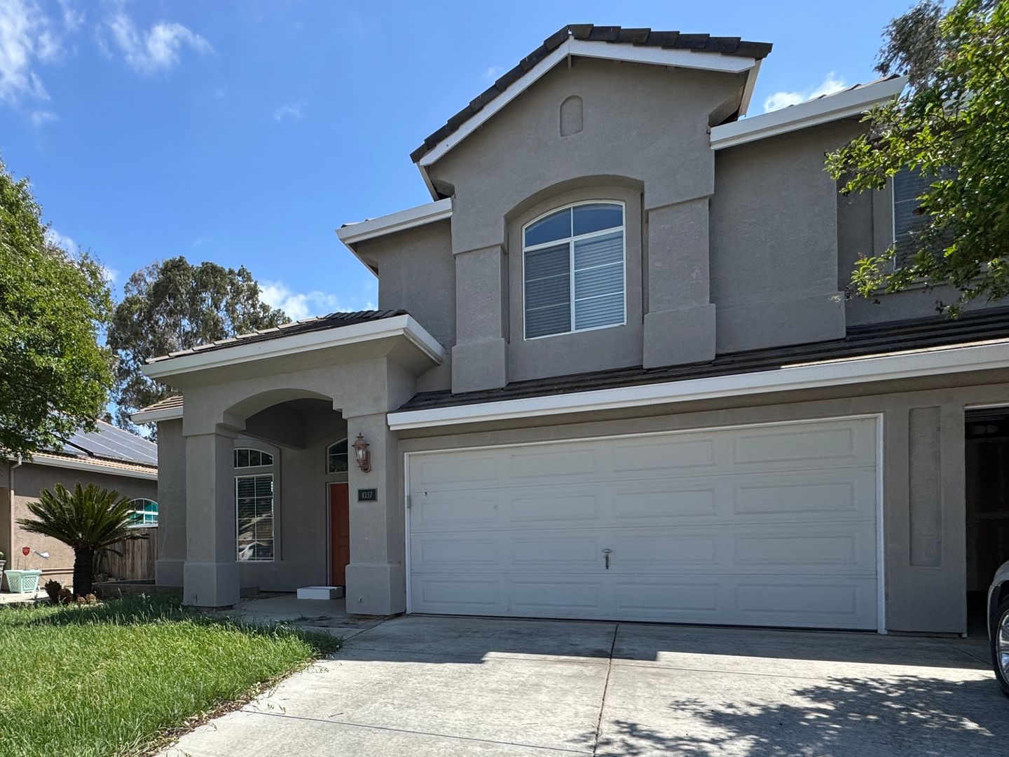 Los Banos House: 1037 Sandra St