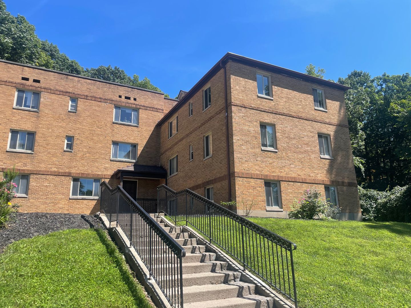 Kettering Apartment: 2366 S Patterson Boulevard
