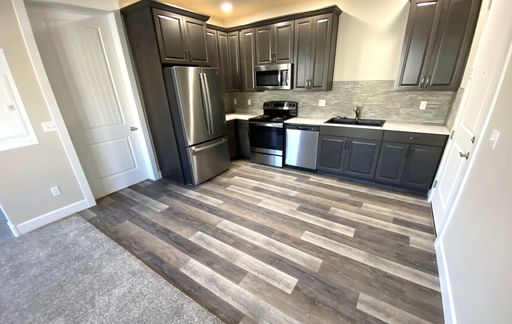 500 University Parkway – photo 1