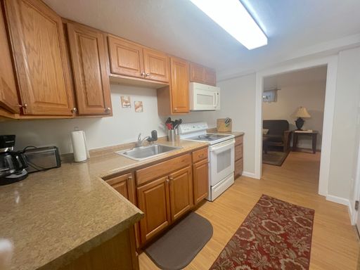 Furnished Temporary or Extended Stay Apartment – photo 1