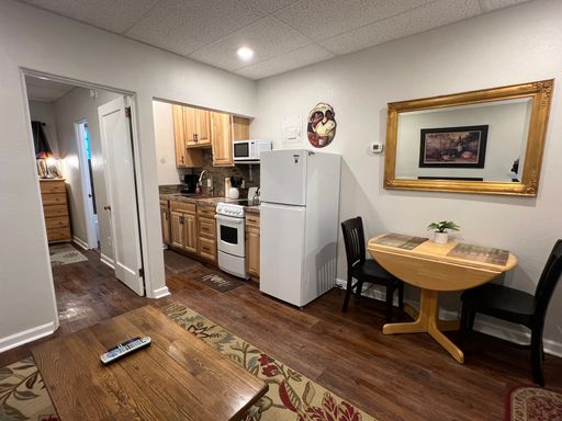 Furnished Temporary or Extended Stay Apartment – photo 1