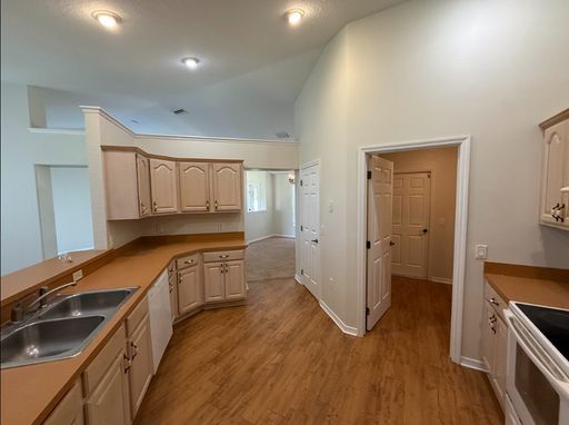 Charming 4-Bedroom, 2-Bath Home for Rent – Marion Oaks! – photo 1