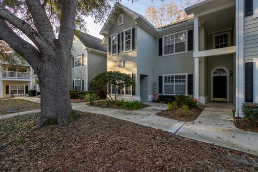 Beautifully Renovated 2/2 Condo in The Links - Partially Furnished – photo 1