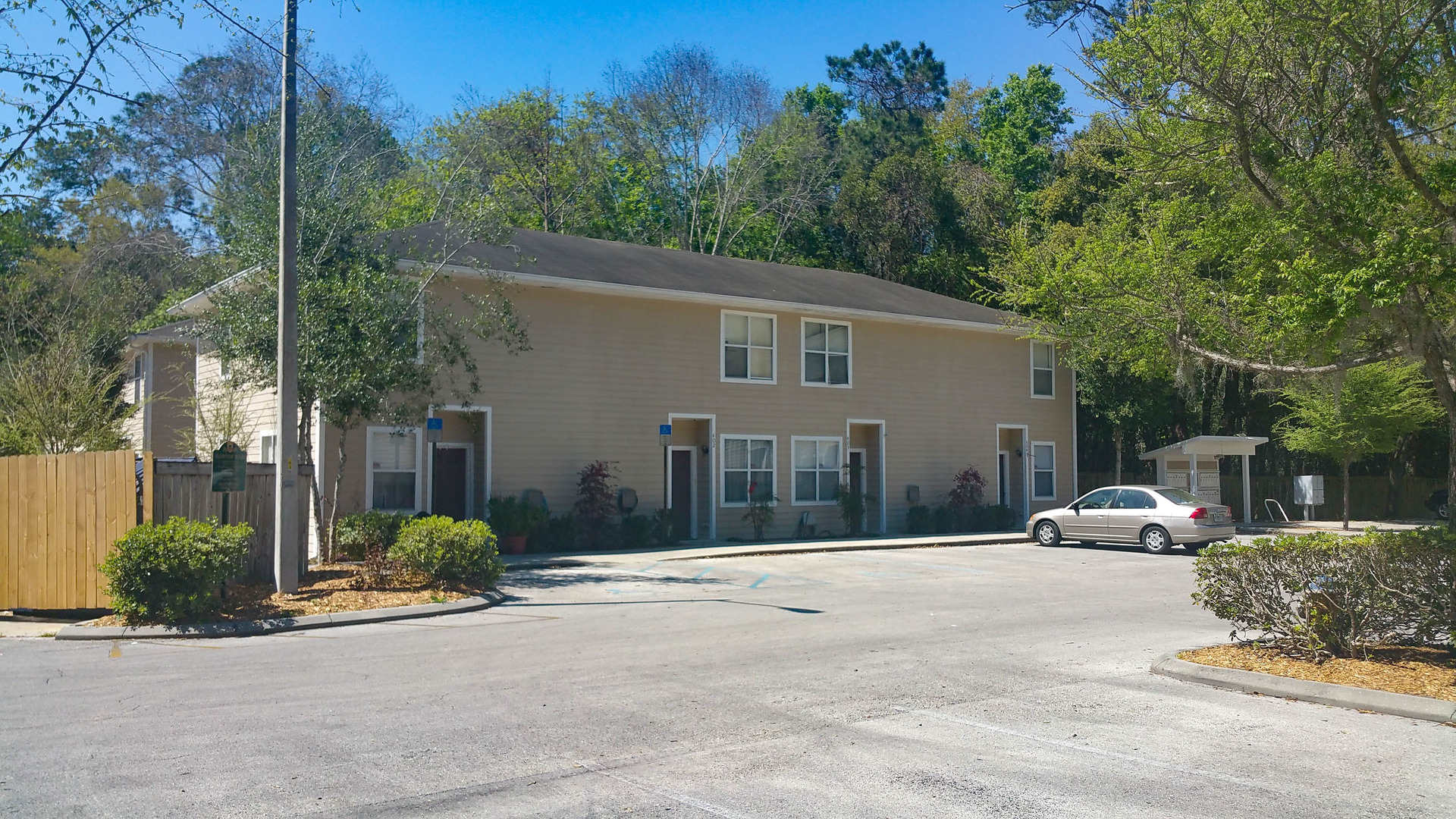 Gainesville House: 1710 NW 7th Street #401