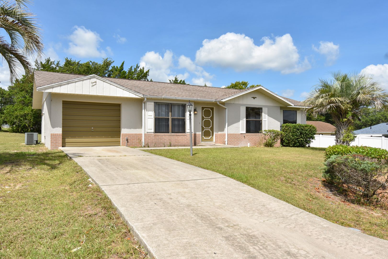 Ocala House: 27 Sapphire Run