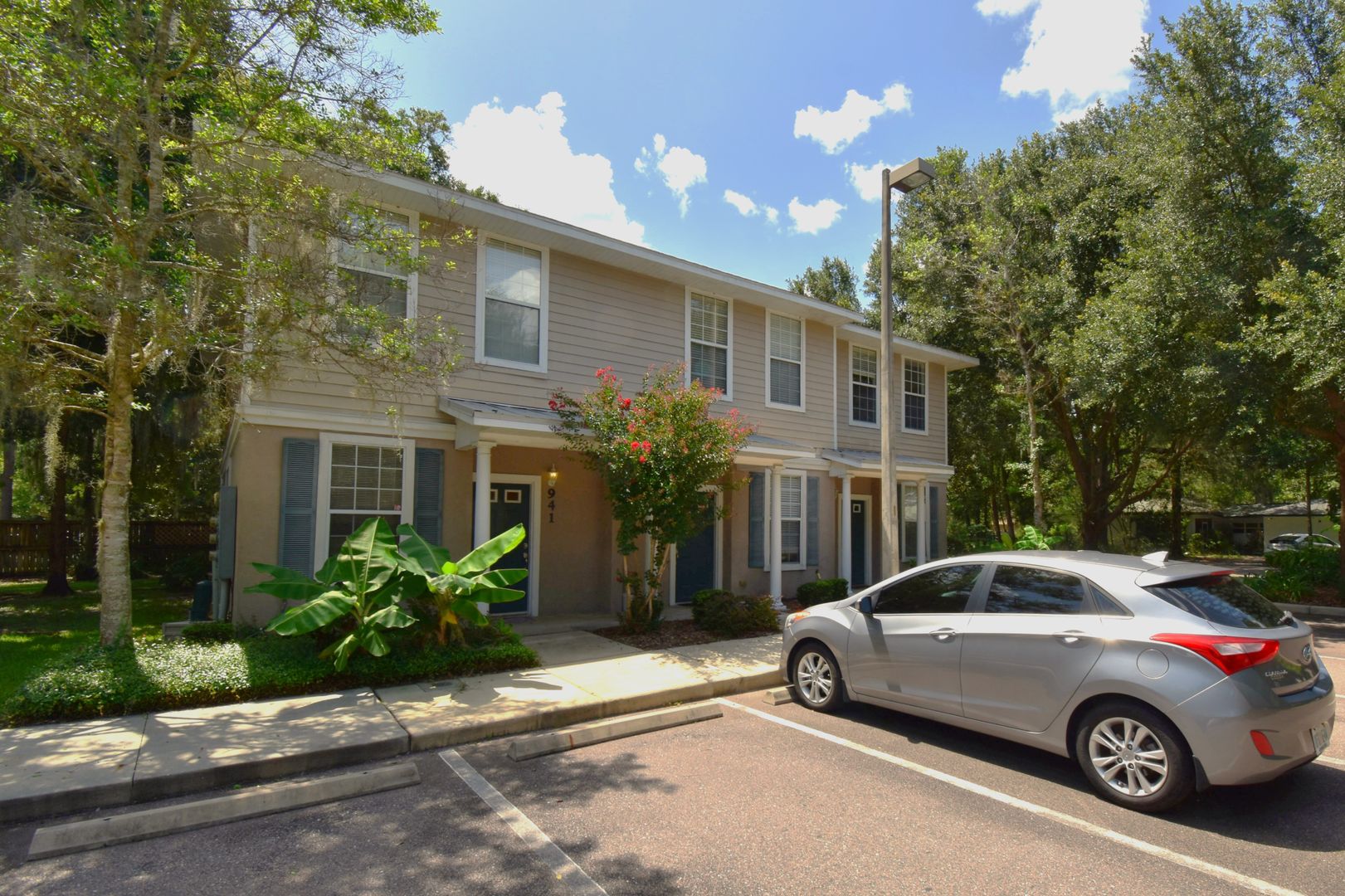 Gainesville House: 941 NW 21st Avenue