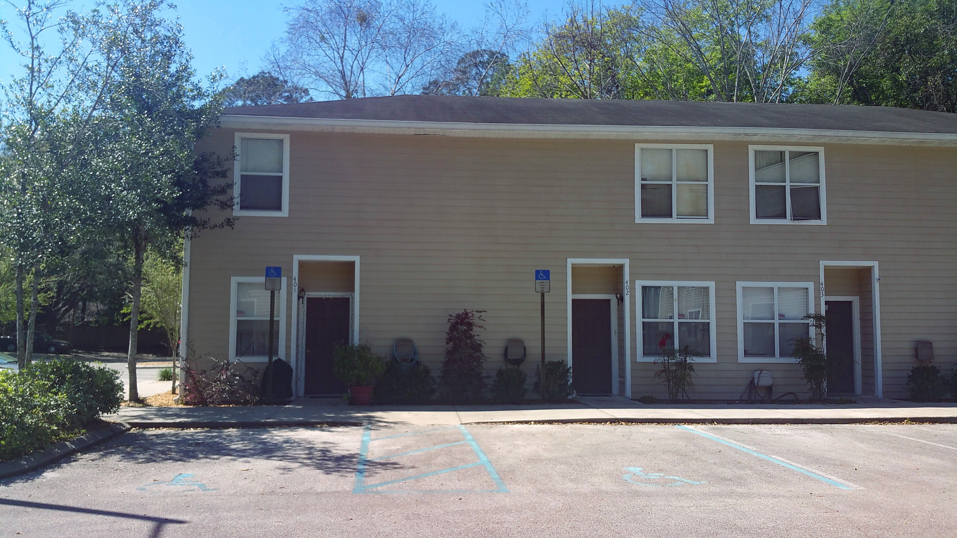 Gainesville House: 1710 NW 7th Street #401