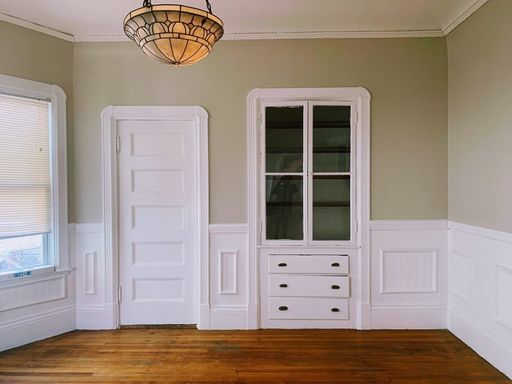 Spacious and Sunny Two Bedroom Apartment Available 8/15