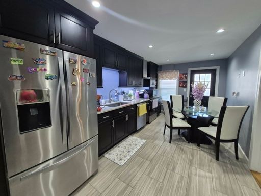 Updated Two Bedroom Condo With In-Unit Laundry Available 9/1