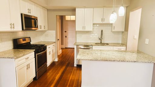 Renovated 3 Bed, 1 Bath Apartment With Laundry and Porch Available NOW – photo 1