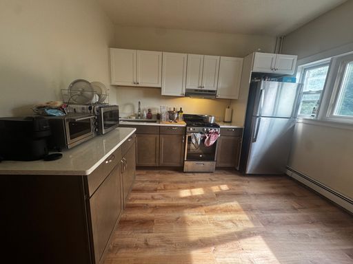 3 Bed Close to Orange Line – photo 1