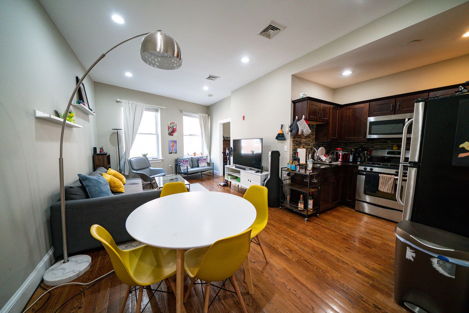 Boston Apartment: 493 Commonwealth Ave