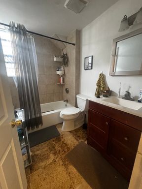 Updated 2 Bedroom Close to T – photo 1