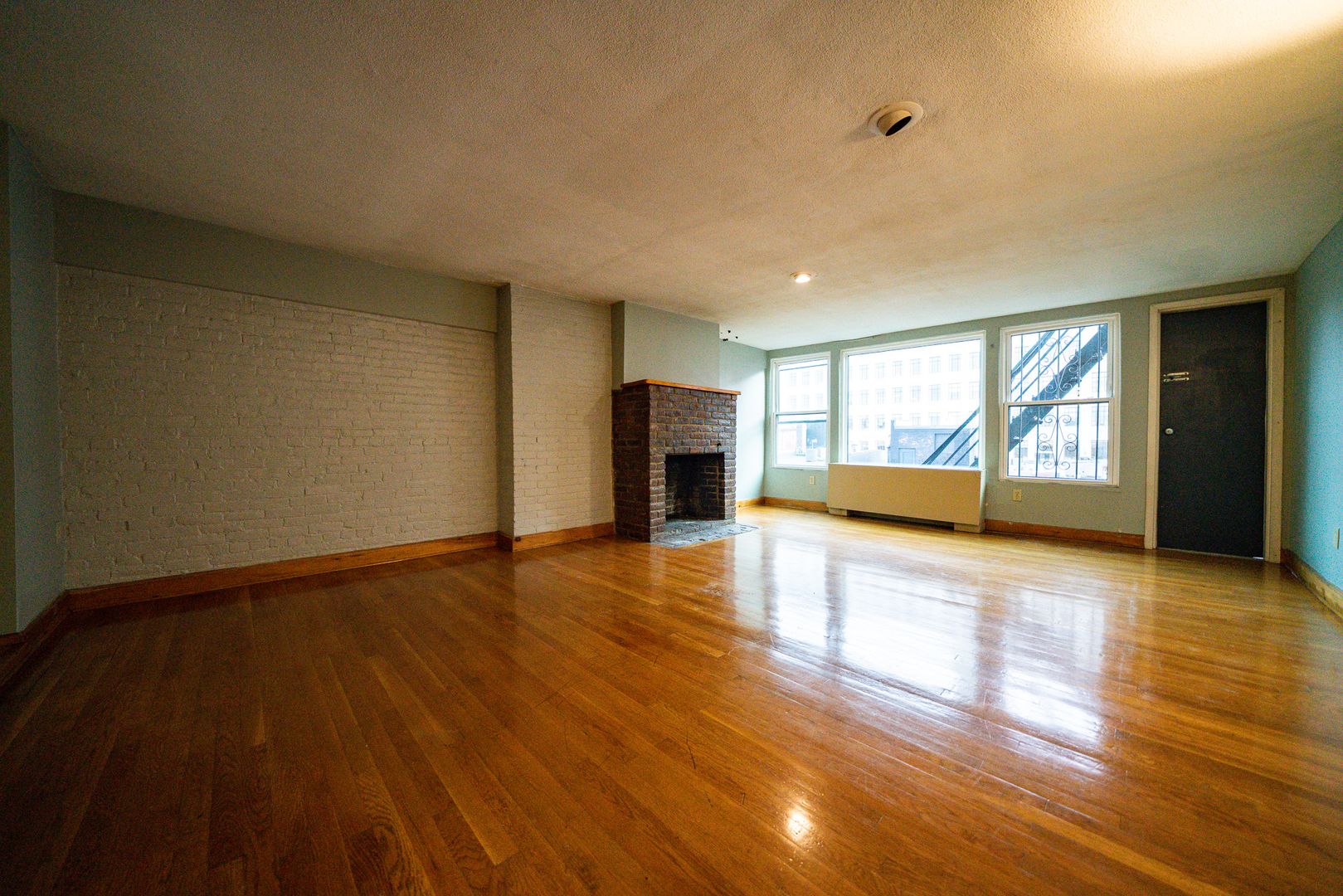 Boston Apartment: 82 Commonwealth Ave