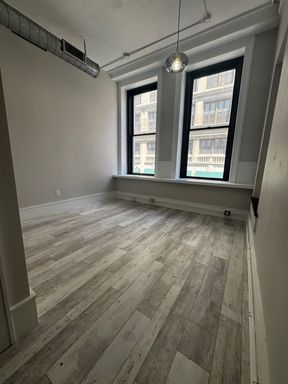 Renovated Downtown 2 Bed 1.5 Bath – photo 1