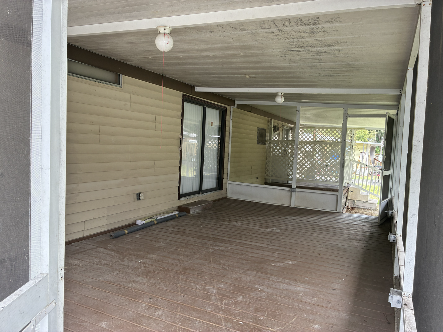 Lakeland House: 3304 J & J Manor Rd