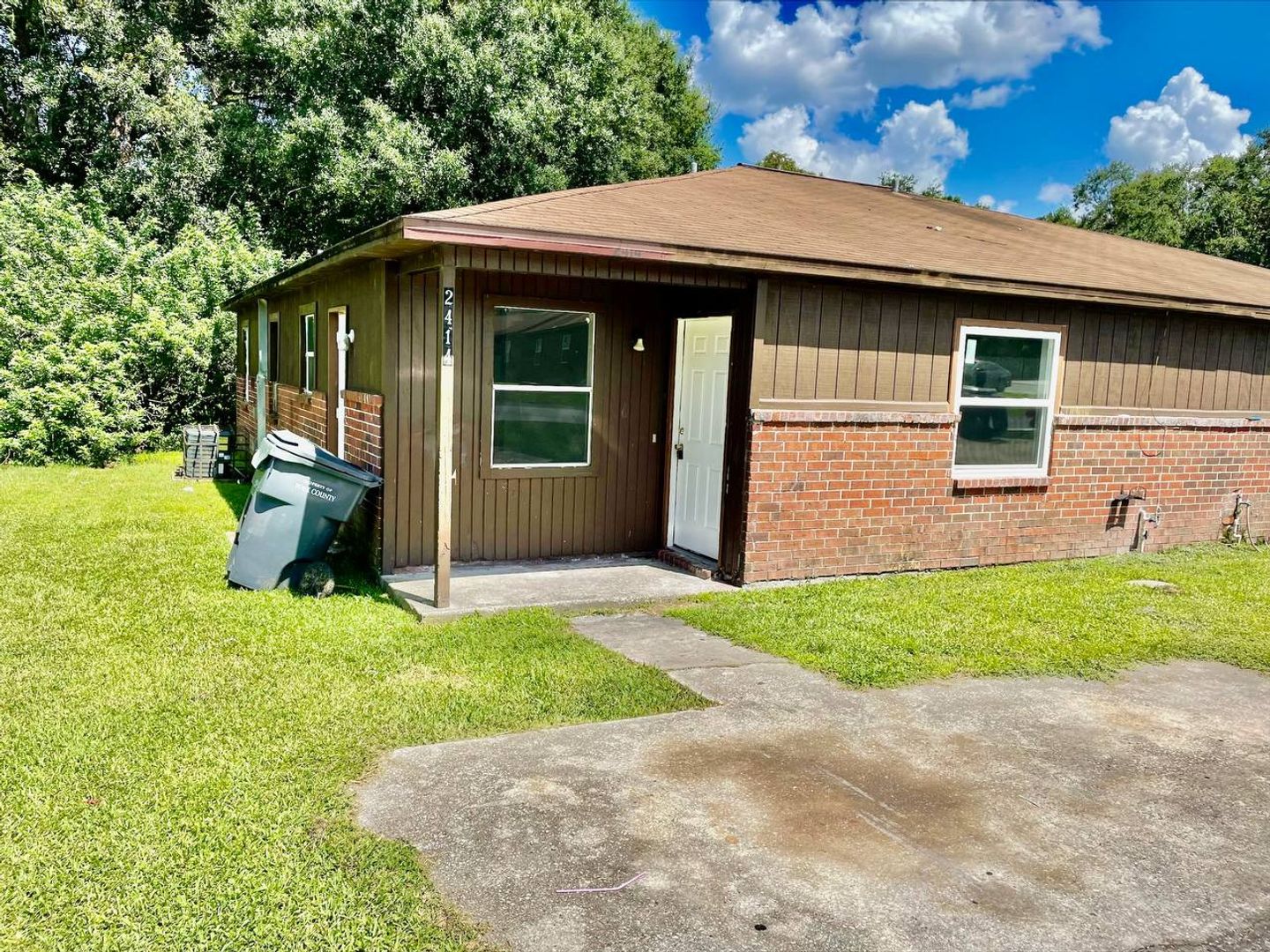 Lakeland Apartment: 2414-2416 Crystal Hills Loop E