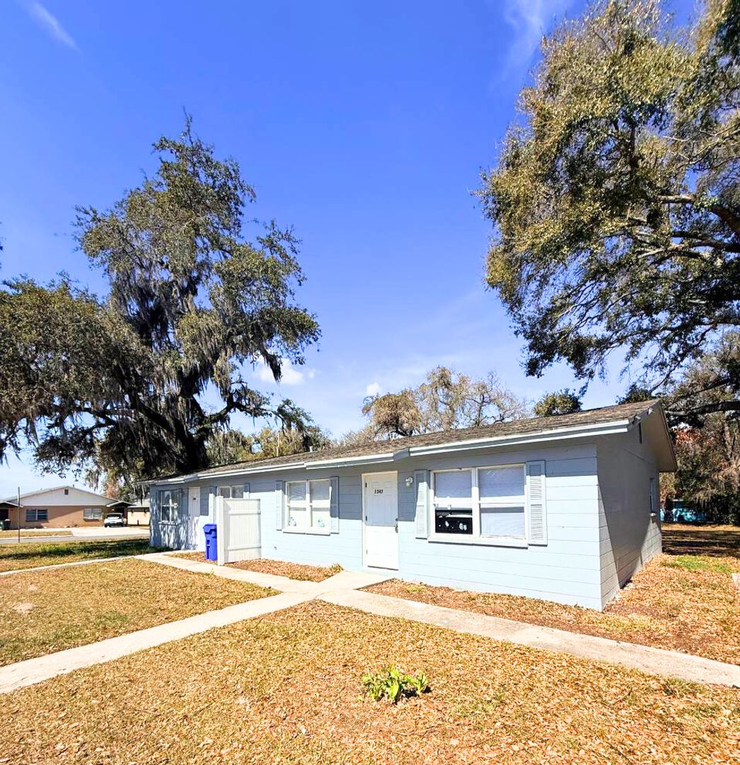 Lakeland Apartment: 1347-1349 2nd St