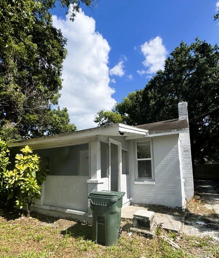 Lakeland Apartment: 1138 Olive St
