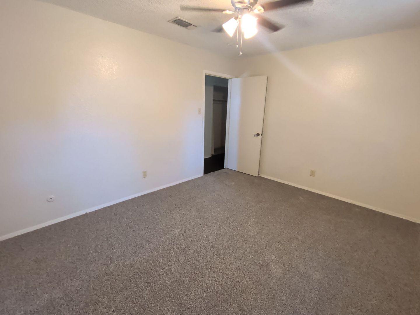 5541 Wood View 6 of 8