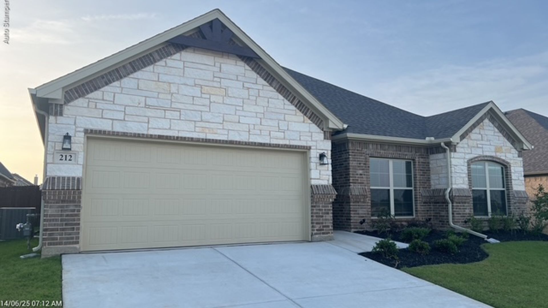 Alvarado House: 212 Navajo Trl