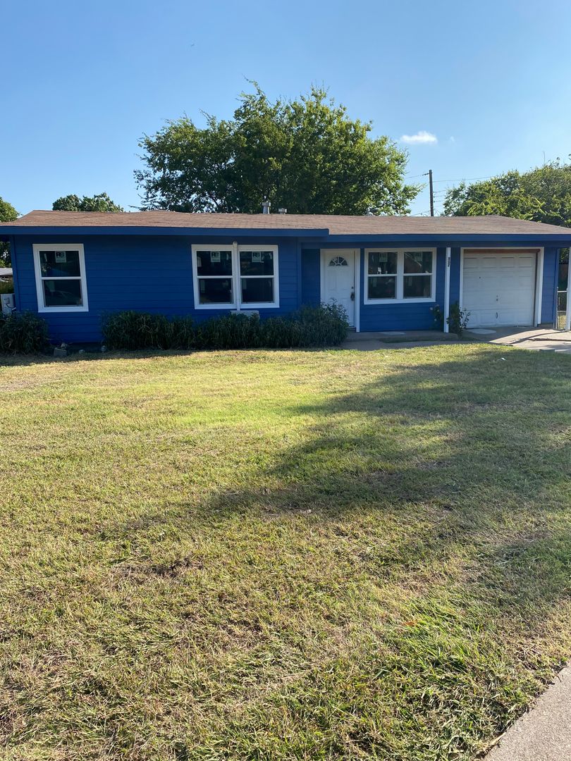 Arlington House: 807 Raleigh Cir