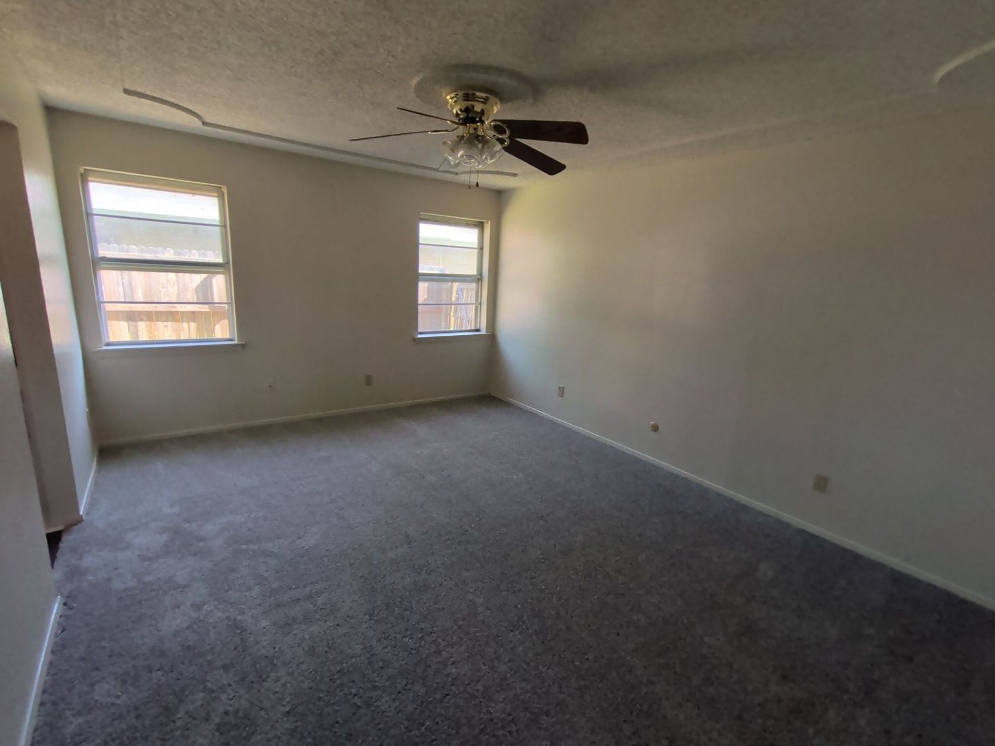 5541 Wood View 2 of 8