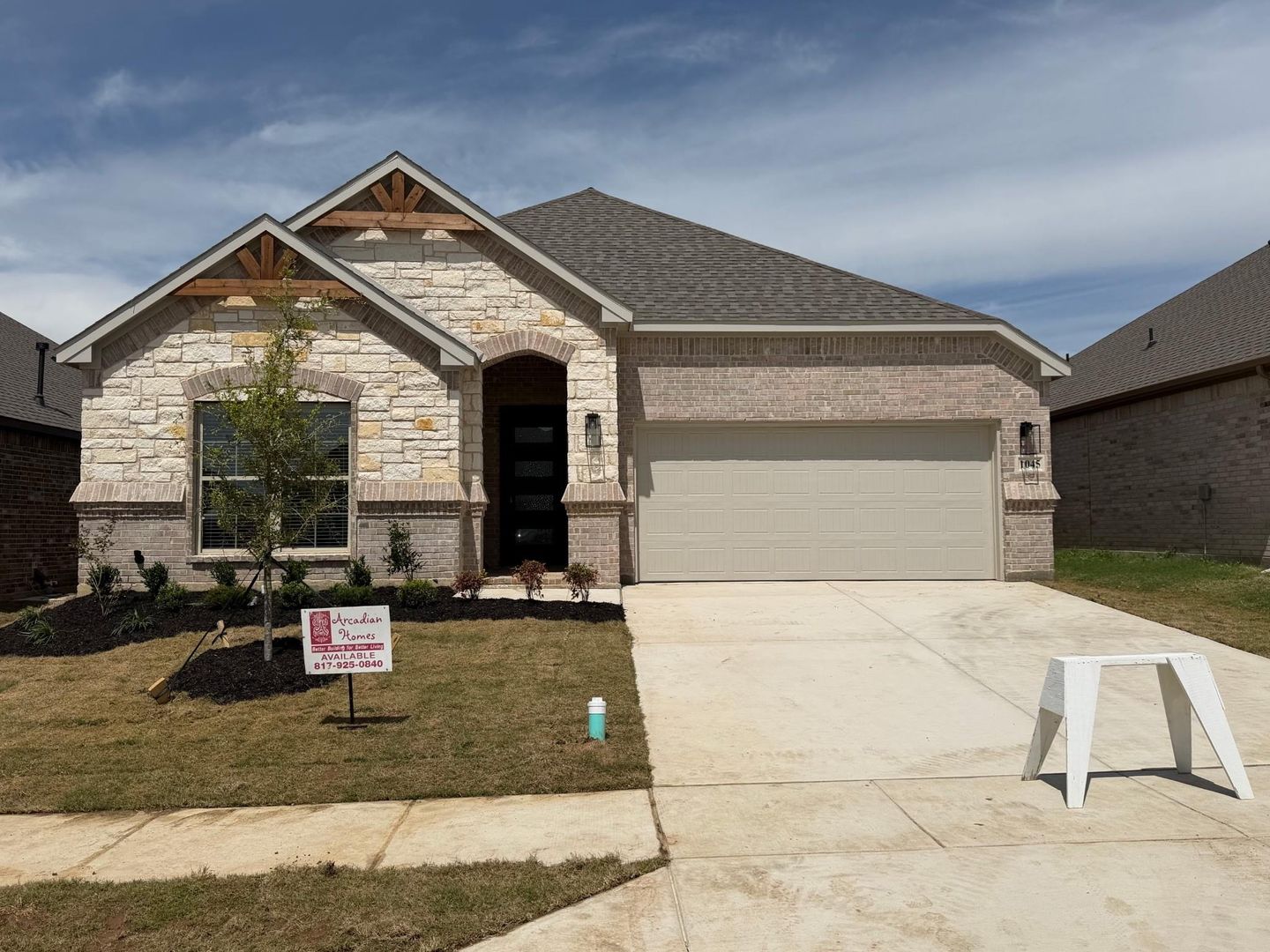 Alvarado House: 1045 Nighthawk Tr