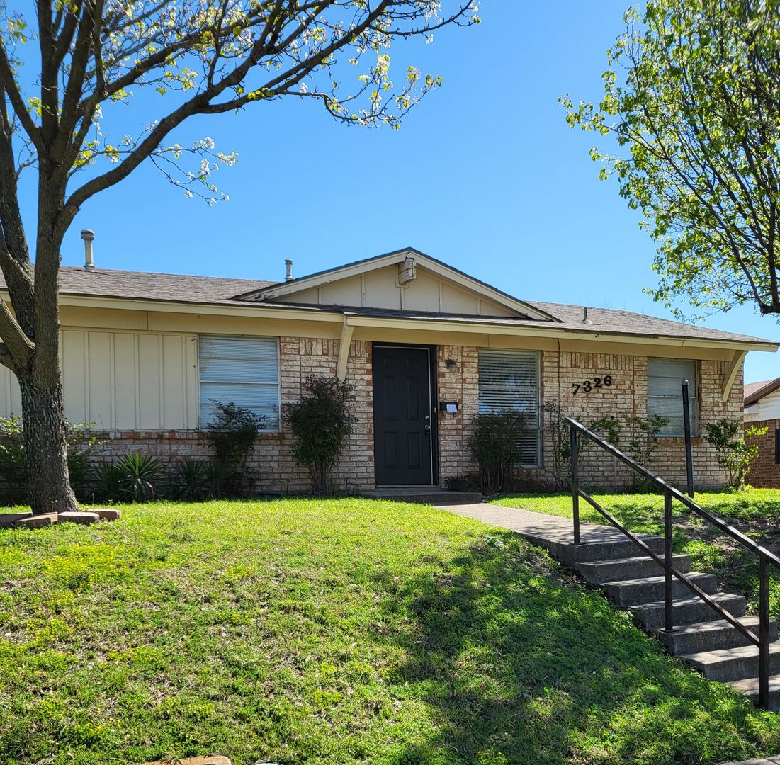 Dallas House: 7326 Harold Walker