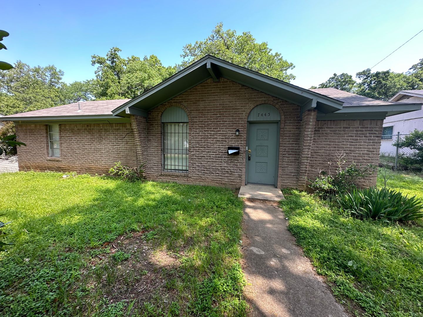 Dallas House: 7445 Hillstar