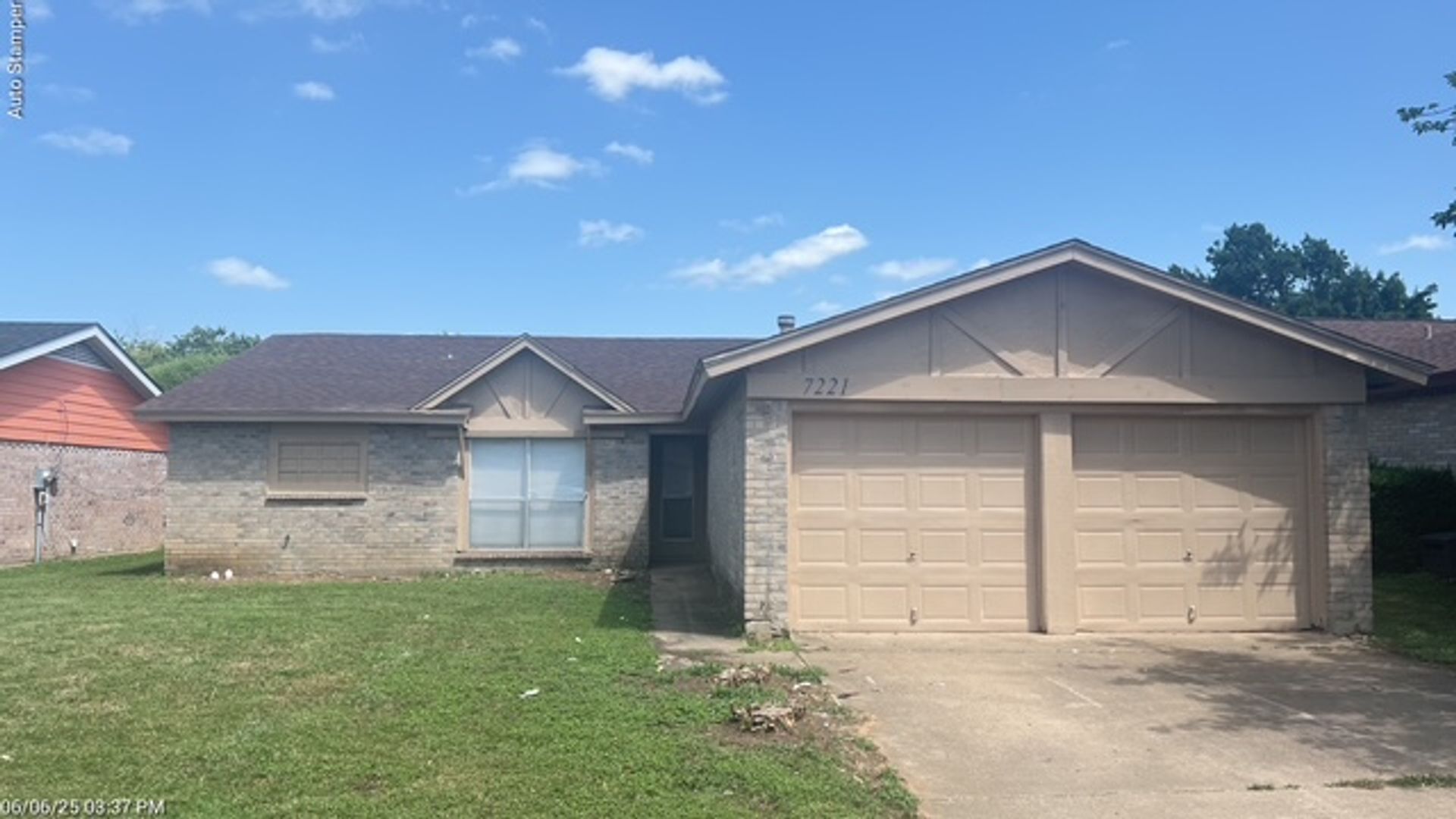 Fort Worth House: 7221 W Cleburne Rd