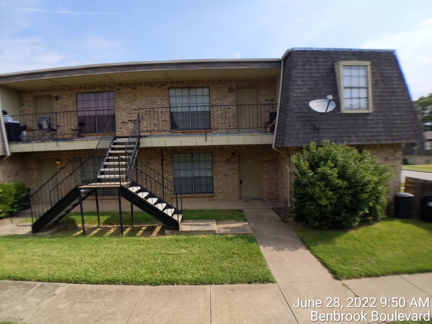Benbrook House: 217 Vista Way
